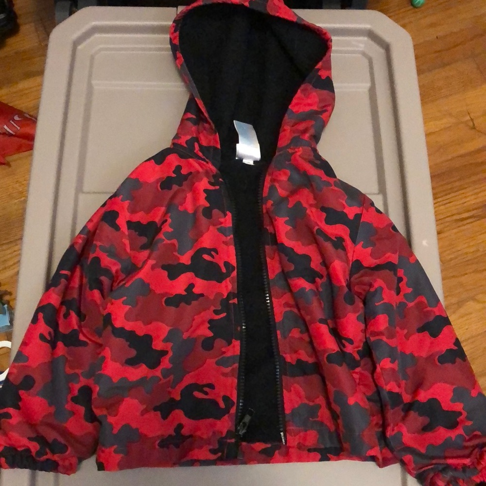 This a kidget Red Camouflage jacket size 3T
